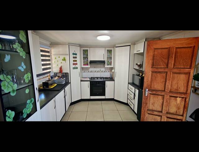 3 BEDROOM HOUSE FOR SALE IN ALBERTSDAL